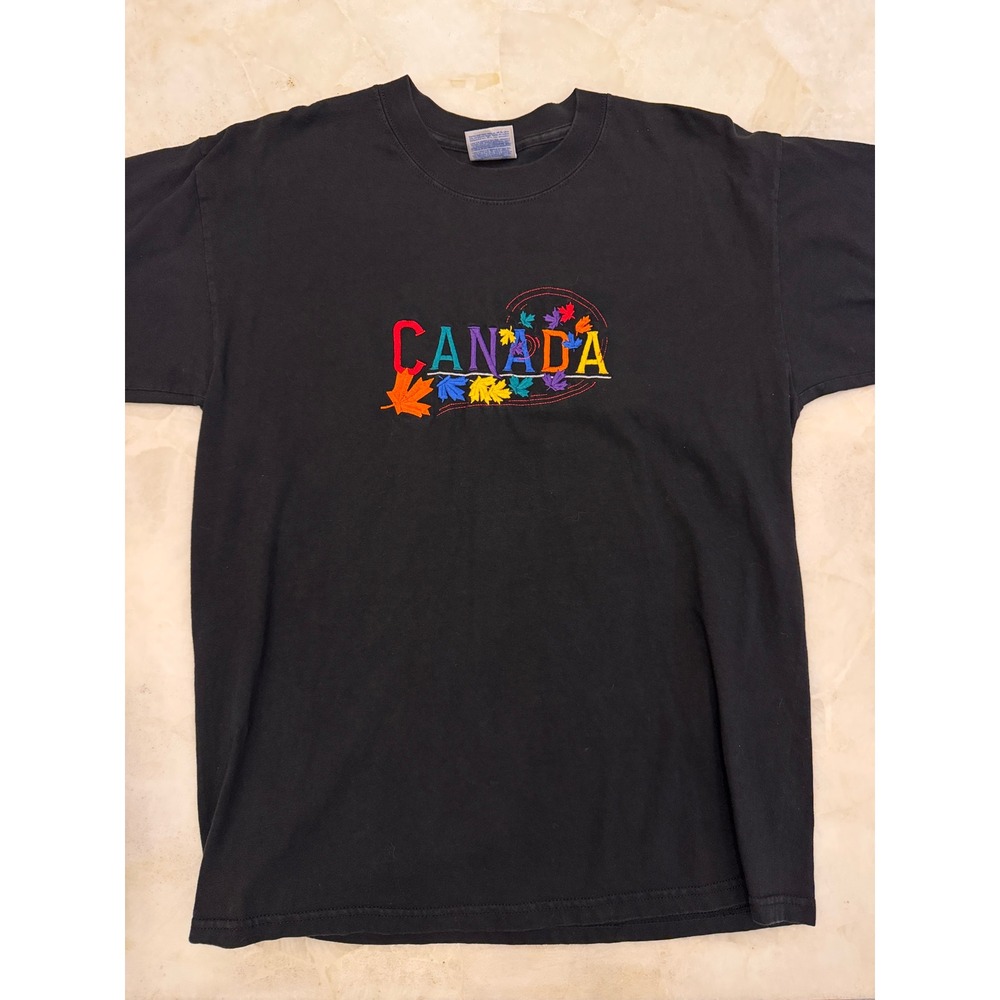 Vintage Gildan Ultra Cotton Canada Embroidered T-Shirt Black Large Colorful Leaf